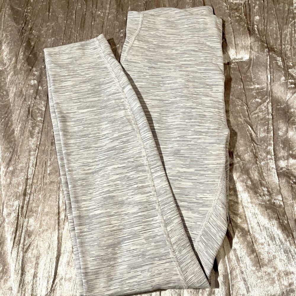 🌸Lululemon “space gray” legging🌸